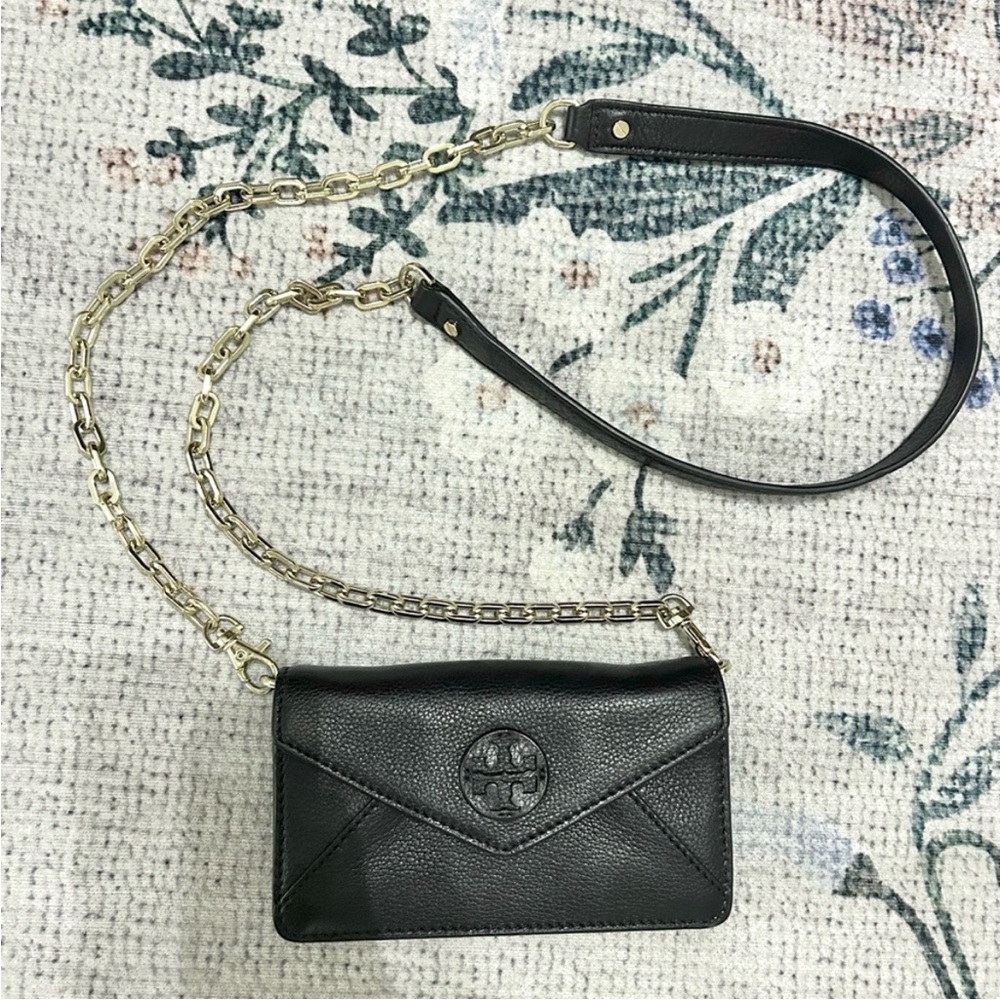 Small navy Tory Burch crossbody